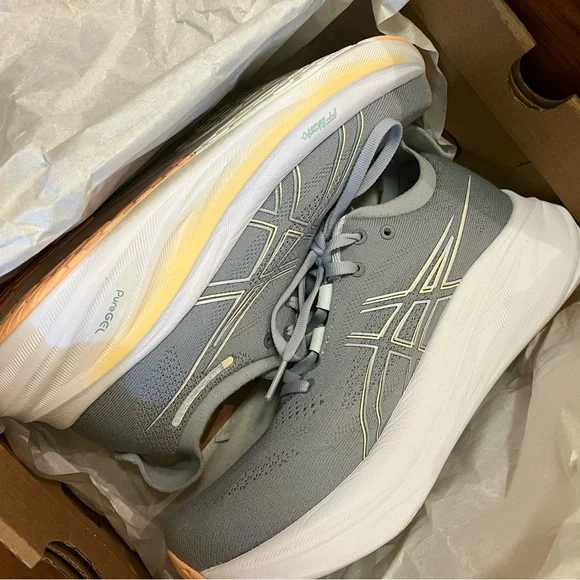 ASICS Women's Gel Nimbus 26 - Picture 2 of 5